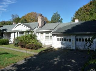 90 Fresh Meadow Dr, Trumbull, CT 06611