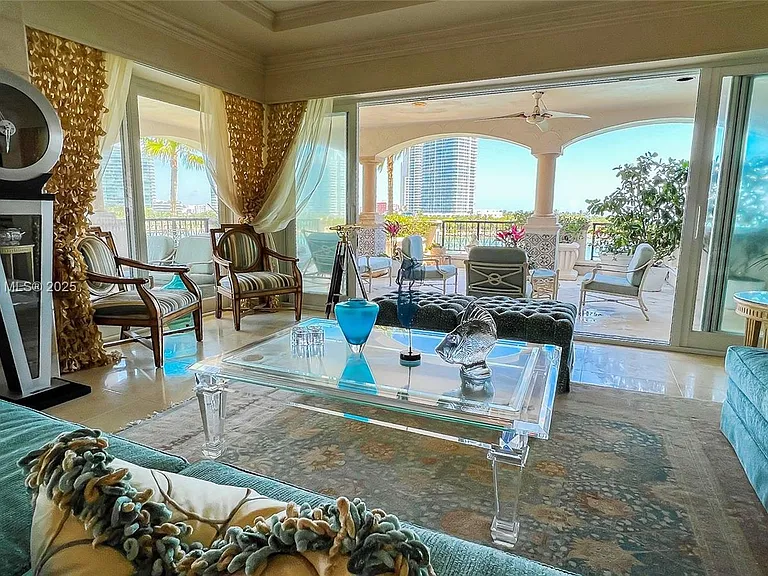7241 Fisher Island Dr #7241 — Photo 34