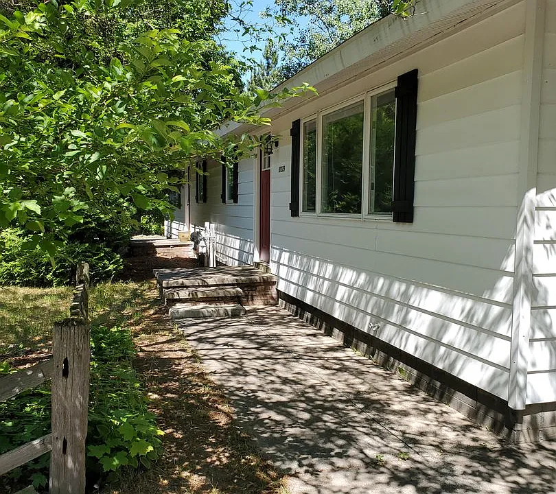 10245-10275 E Fort Rd
