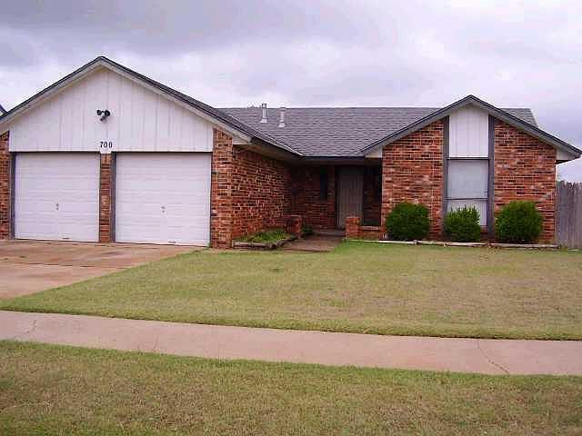1st image of 700 Hazelwood Ln