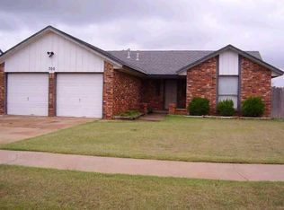 700 Hazelwood Ln, Oklahoma City, OK 73160