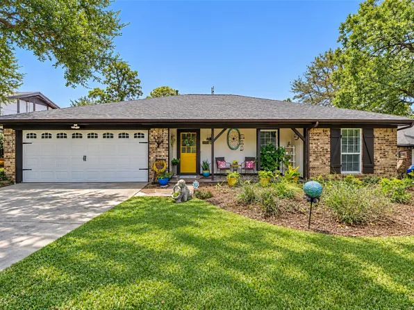 2125 Cambridge Dr, Hurst, TX 76054