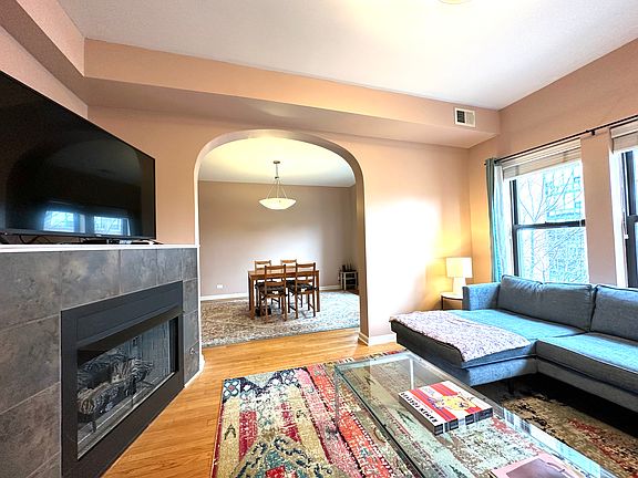 5th image of 7442 N Hermitage Ave APT 2K