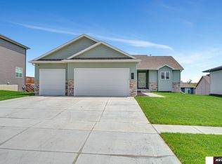 1611 W Avalanche Rd, Lincoln, NE 68521