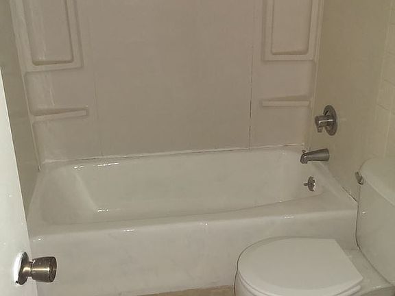 3rd image of 9 Highland Ave APT D-46