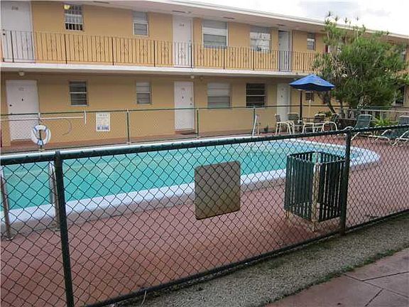 4th image of 3800 SW 102nd Ave APT 216