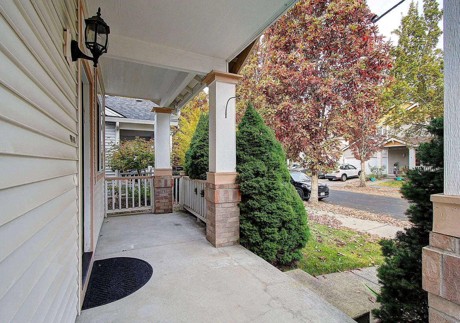 Fisher's Landing- 3 bedroom — Photo 4
