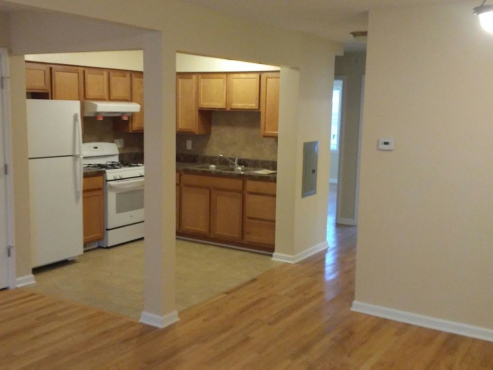 2nd image of 543 6th St