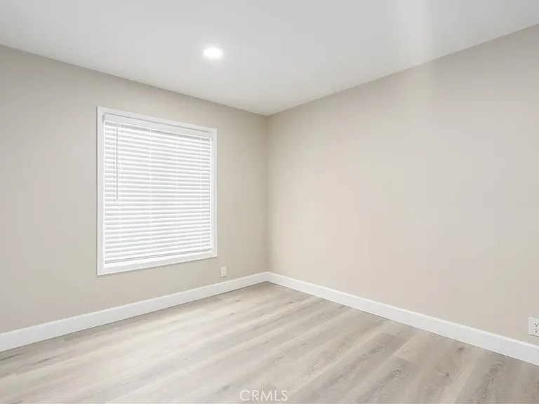 1344 W Vesta St — Photo 15