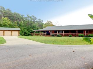 276 Olympia Flds, Winfield, WV 25213