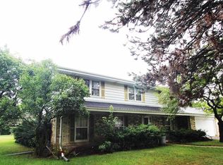 18725 Elm Terrace Dr, Brookfield, WI 53045