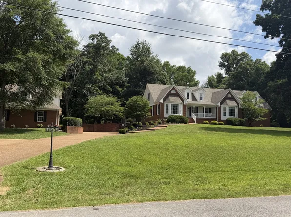 5058 Windland Dr, Springfield, TN 37172