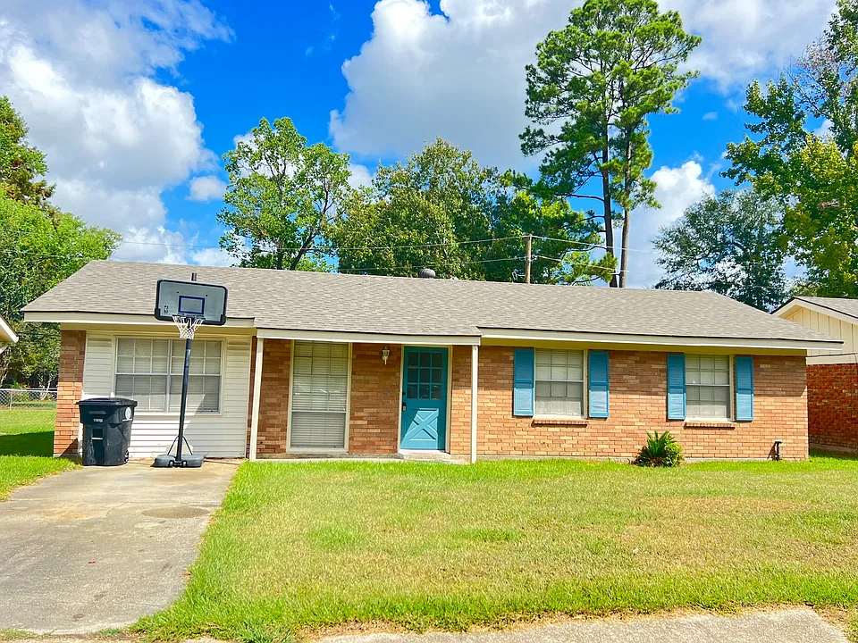 16801 Vermillion Dr