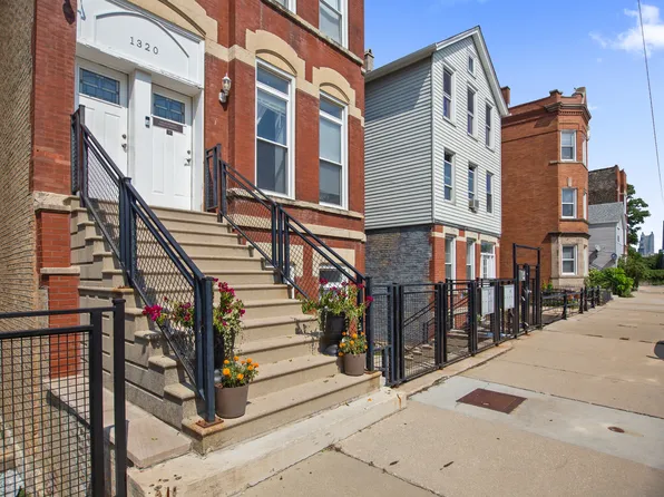 1320 W Chestnut St, Chicago, IL