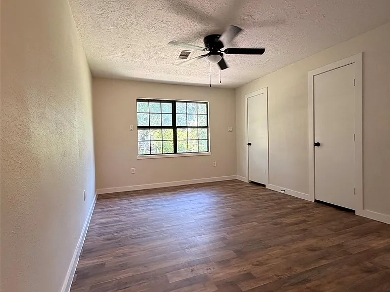 607 Pearl St — Photo 14