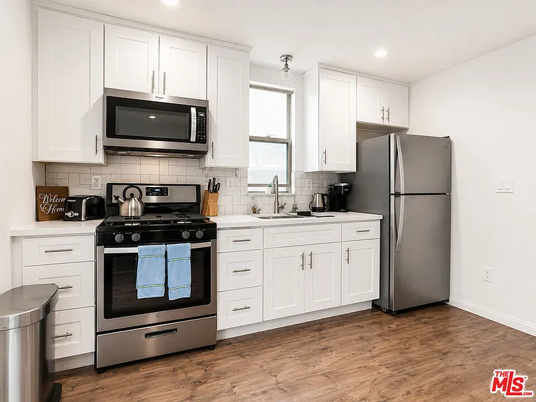 8963 Cadillac Ave — Photo 3