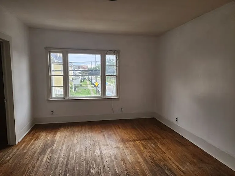 151 Center St — Photo 5