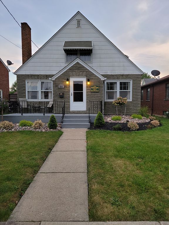 2211 Forest Ave - Property Image