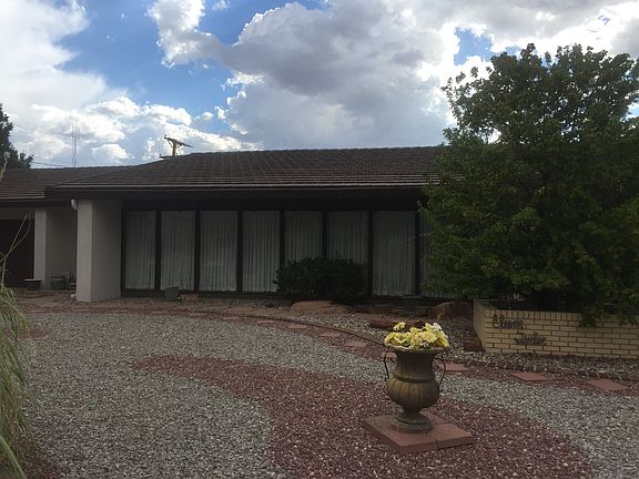 2nd image of 1112 Country Club Dr