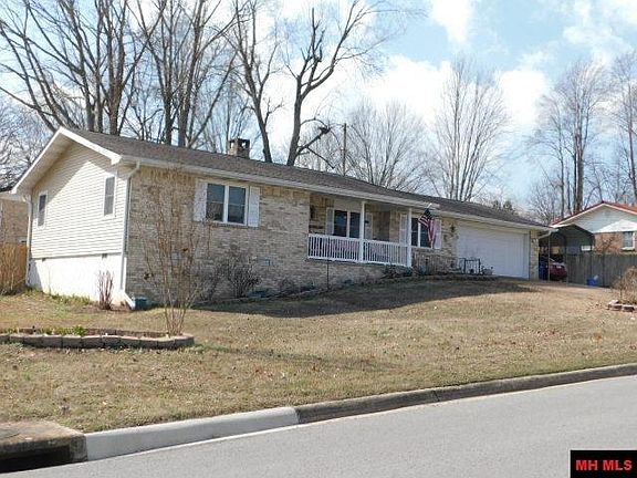 2nd image of 614 E 1st St