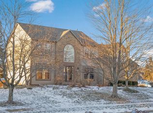 9384 Wayne Brown Dr, Powell, OH