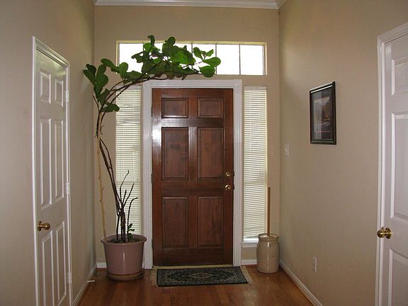 3rd image of 3117 Bay Spring Dr