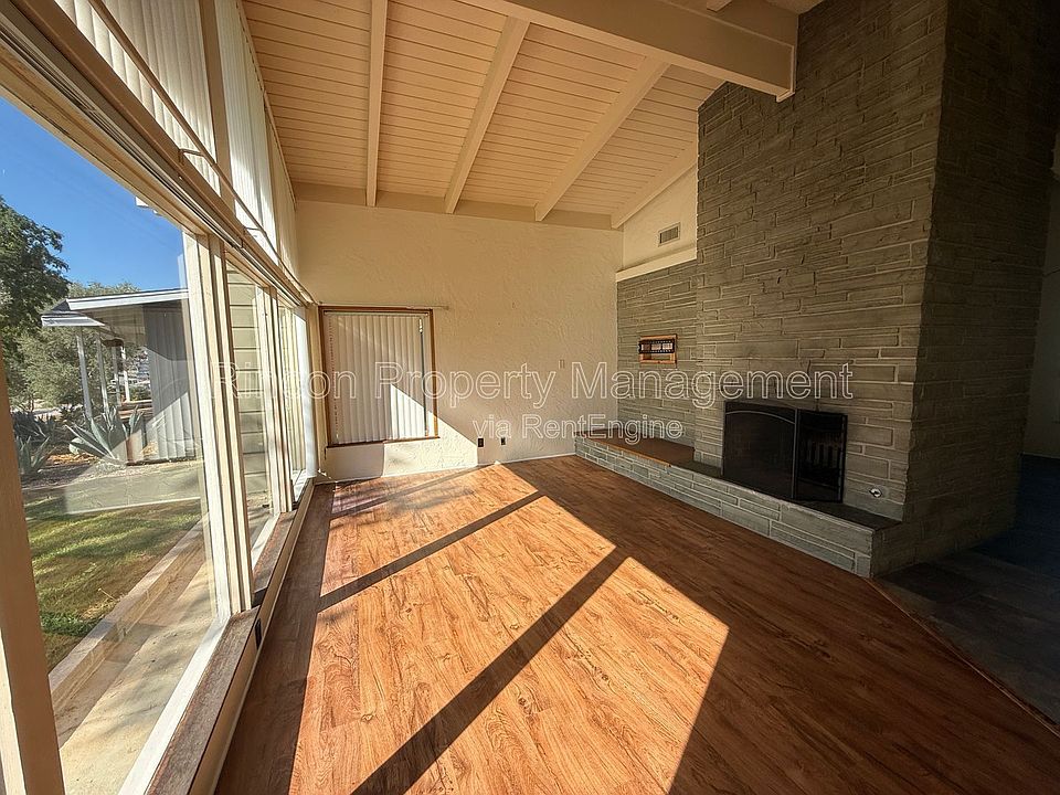 1st image of 3677 Willowick Dr