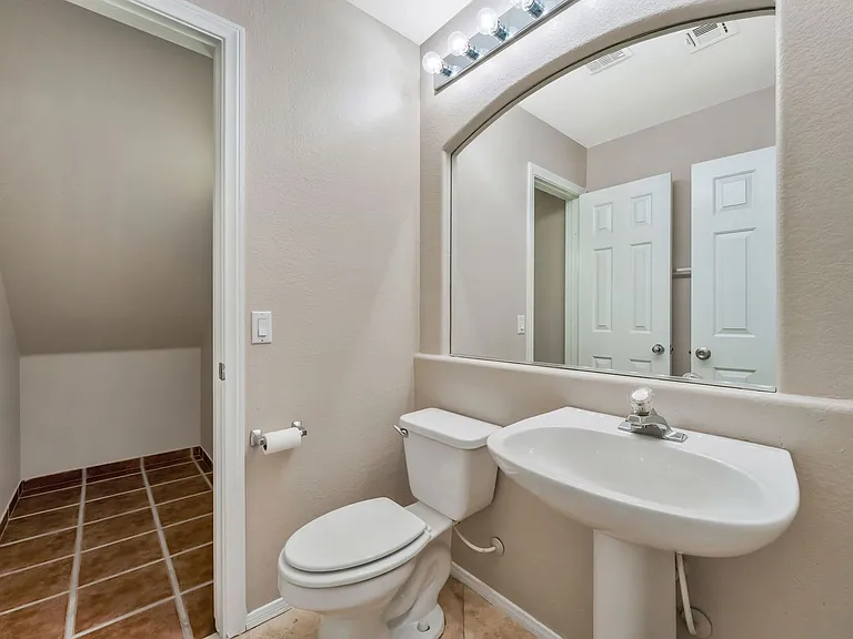 10401 Horseback Ridge Ave — Photo 14