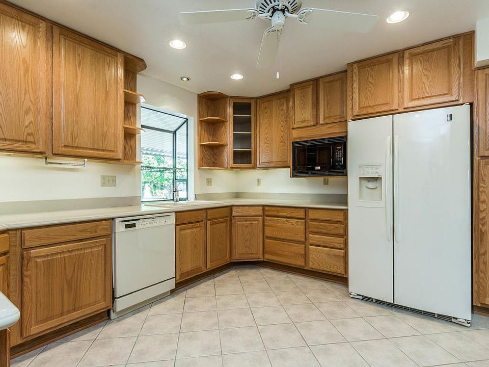 1st image of 10842 W Brookside Dr