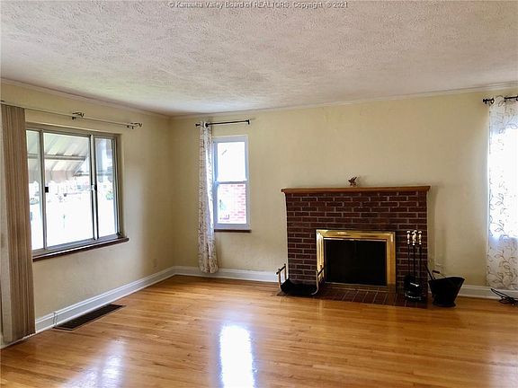 3rd image of 6528 Roosevelt Ave