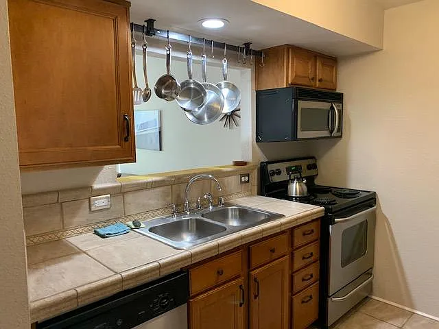 2210 Miguel Chavez Rd #824 — Photo 2