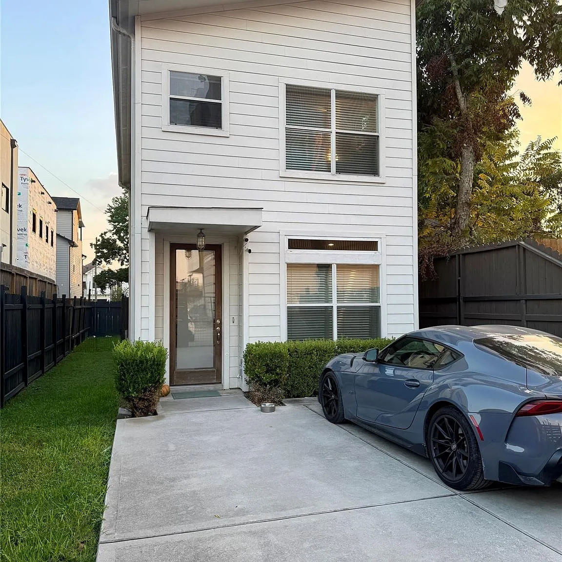 2 bed, 2.5 bath, 1404 sqft, $2,800 — Photo 2