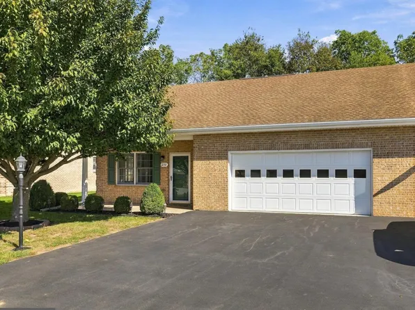 210 Firebrush Dr, Hagerstown, MD 21740