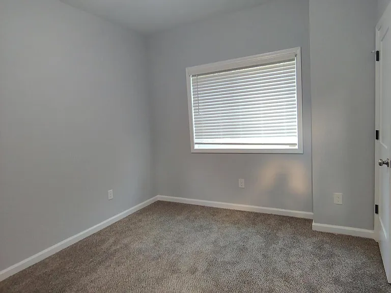 1061 Pinecrest Ave NW #B — Photo 9