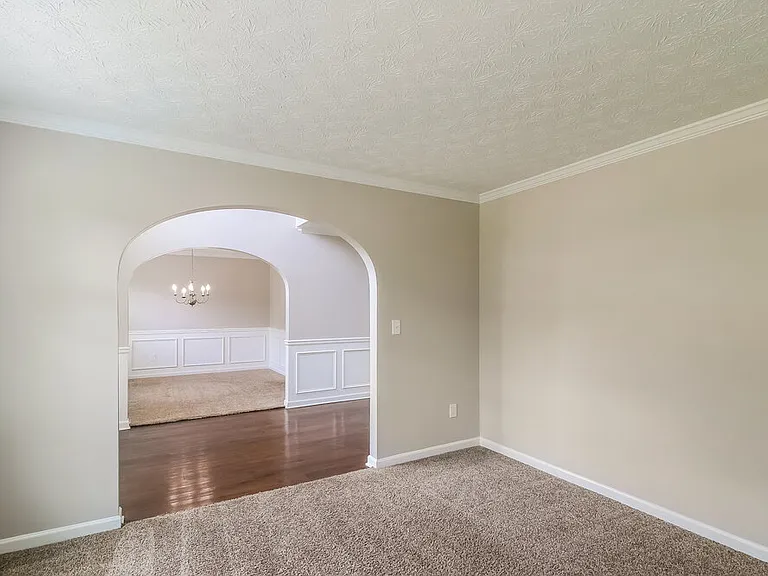 604 Mohawk Cir — Photo 7