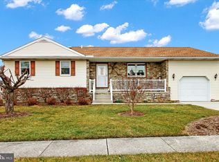 50 Valley Dr, Hanover, PA 17331