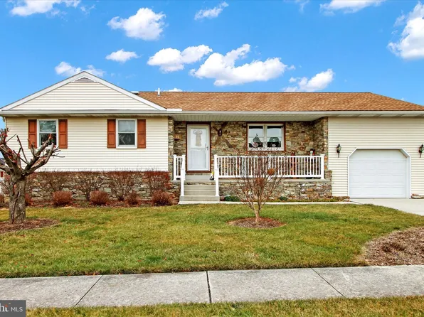 50 Valley Dr, Hanover, PA 17331