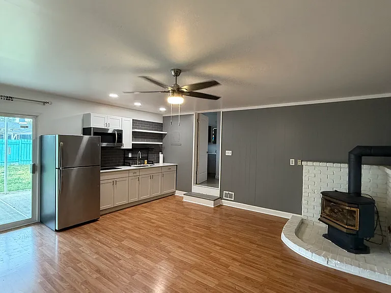 7008 Cherry Ln SW #B — Photo 1