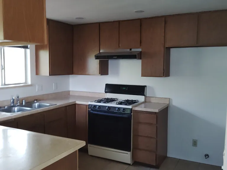 1636 Willis St — Photo 4