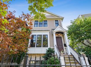 1851 W Barry Ave, Chicago, IL 60657
