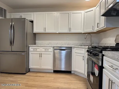 709 Zlotkin Cir #5 Photo 1