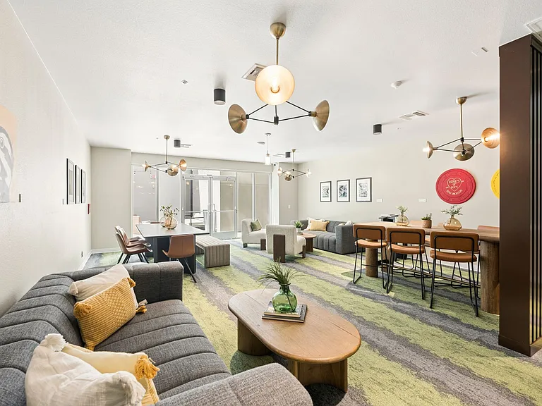 Comfortable Affordable 580 SqFt 1 Bed, 1 Bath - shareWESTSIDE Las Vegas — Photo 9
