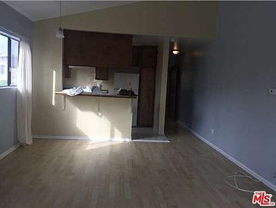 3rd image of 749 Vernon Ave #2