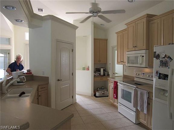 5th image of 7584 Caloosa Dr