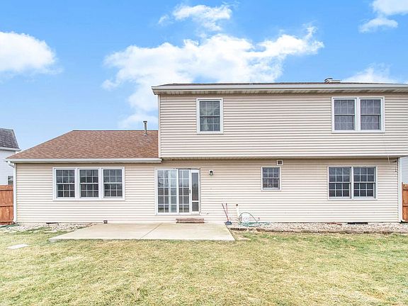 4th image of 609 Walden Ct E