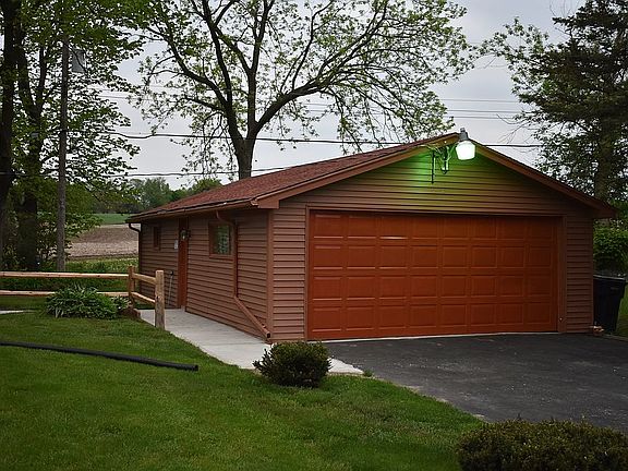 2.5 car plus large workshop 