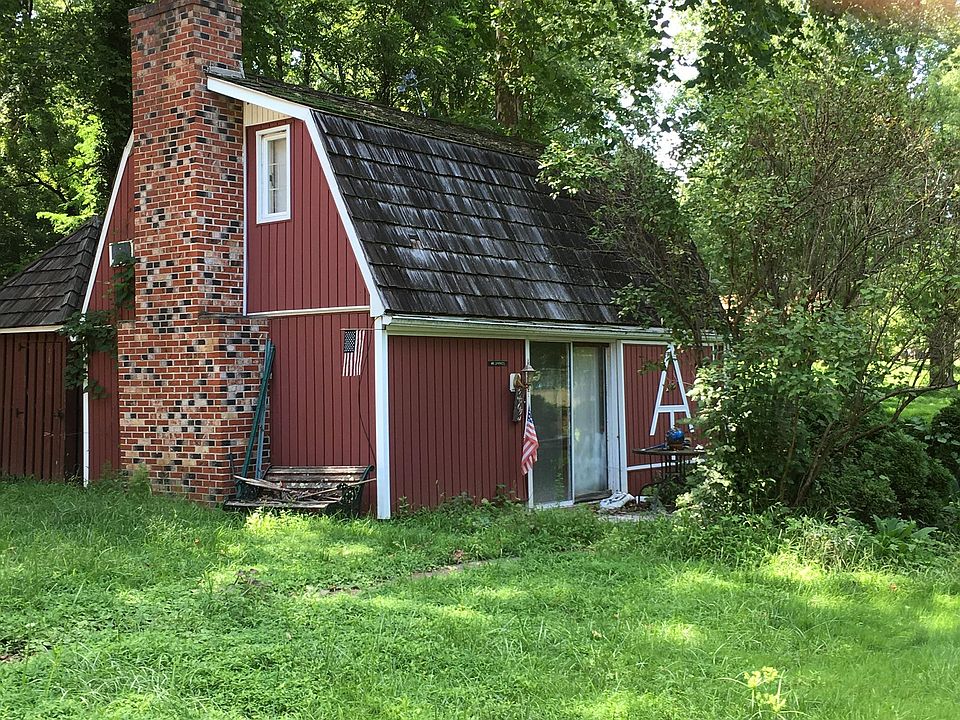 The front of the cottage