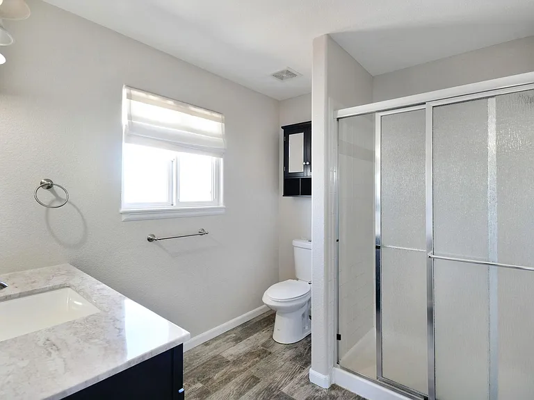 1194 Eagle Dr — Photo 17