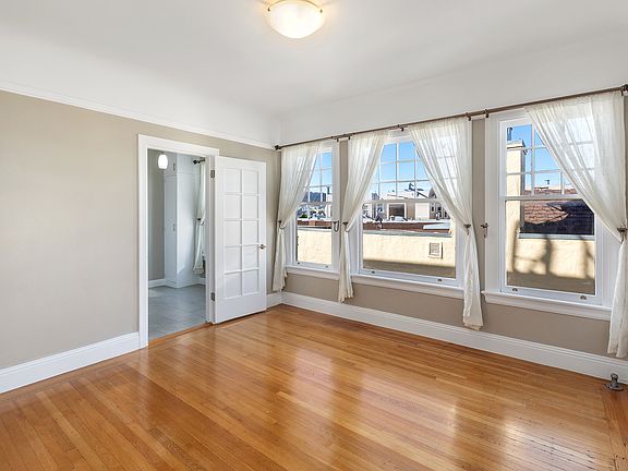 4th image of 1701 Beach St APT 305