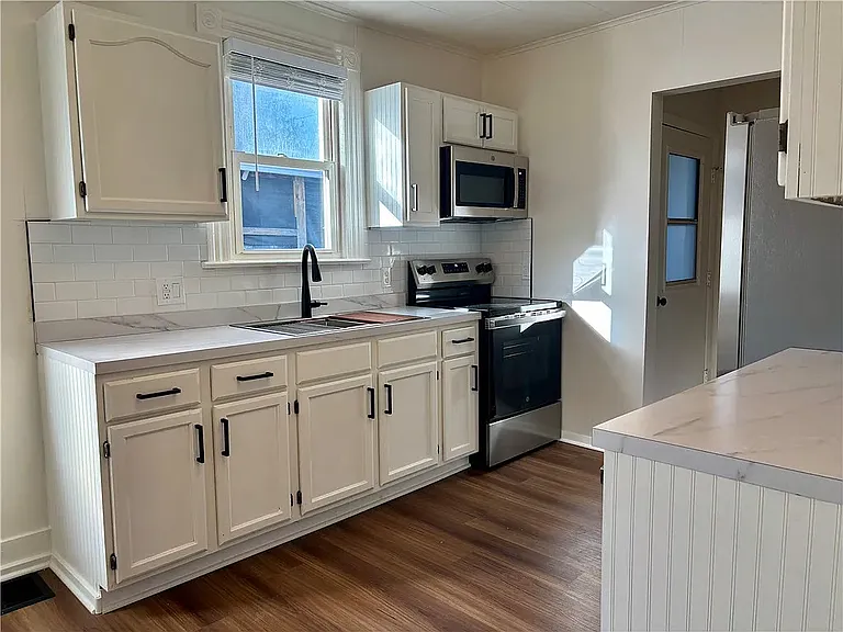 304 W Poland Ave #1/2 — Photo 4